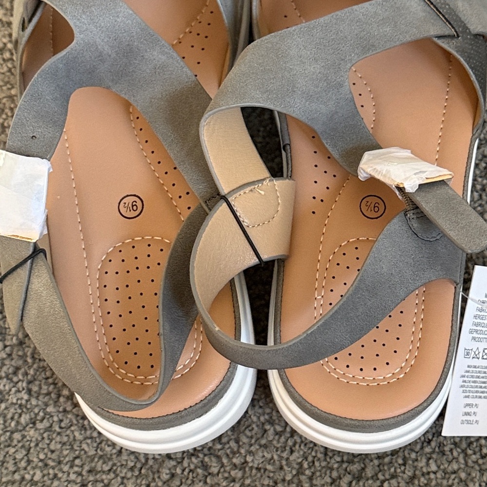Women's Sandals by Mysoft! Taupe/Gray, Faux Suede & Leather. Size 9.5 - Picture 8 of 12